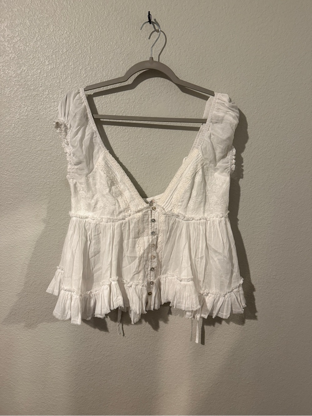 Kimchi Blue White Ruffle Button-Front Peplum Top Urban Outfitters